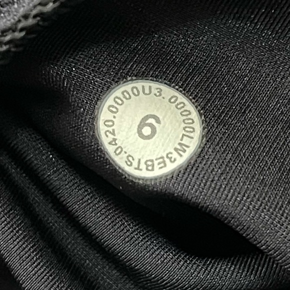 Lululemon All Aligned Mock Neck Crop Long Sleeve Crushed Velvet Black Top Size 6 - Picture 8 of 8